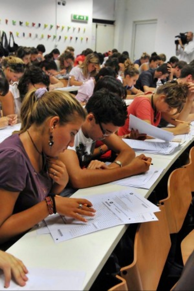 Due domande sbagliate ad odontoiatria: l&rsquo;amministrazione &egrave; tenuta a riesaminare i compiti