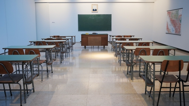 Decadenza dalle GM dei docenti di ruolo con riserva: il TAR dichiara nullo il decreto dell&rsquo;USR